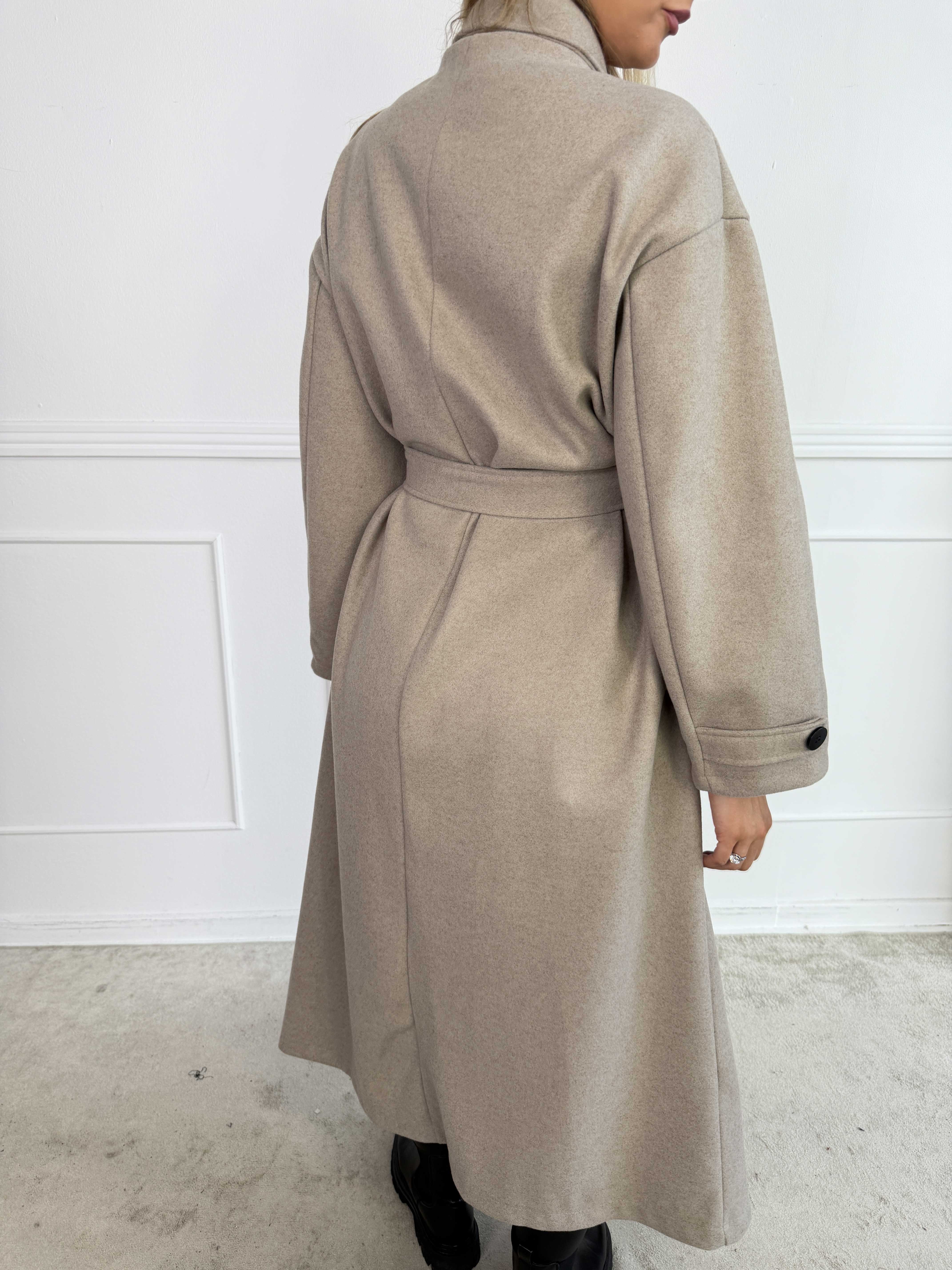 Gianna – Snygg och mjuk plus size trenchcoat med stora fickor